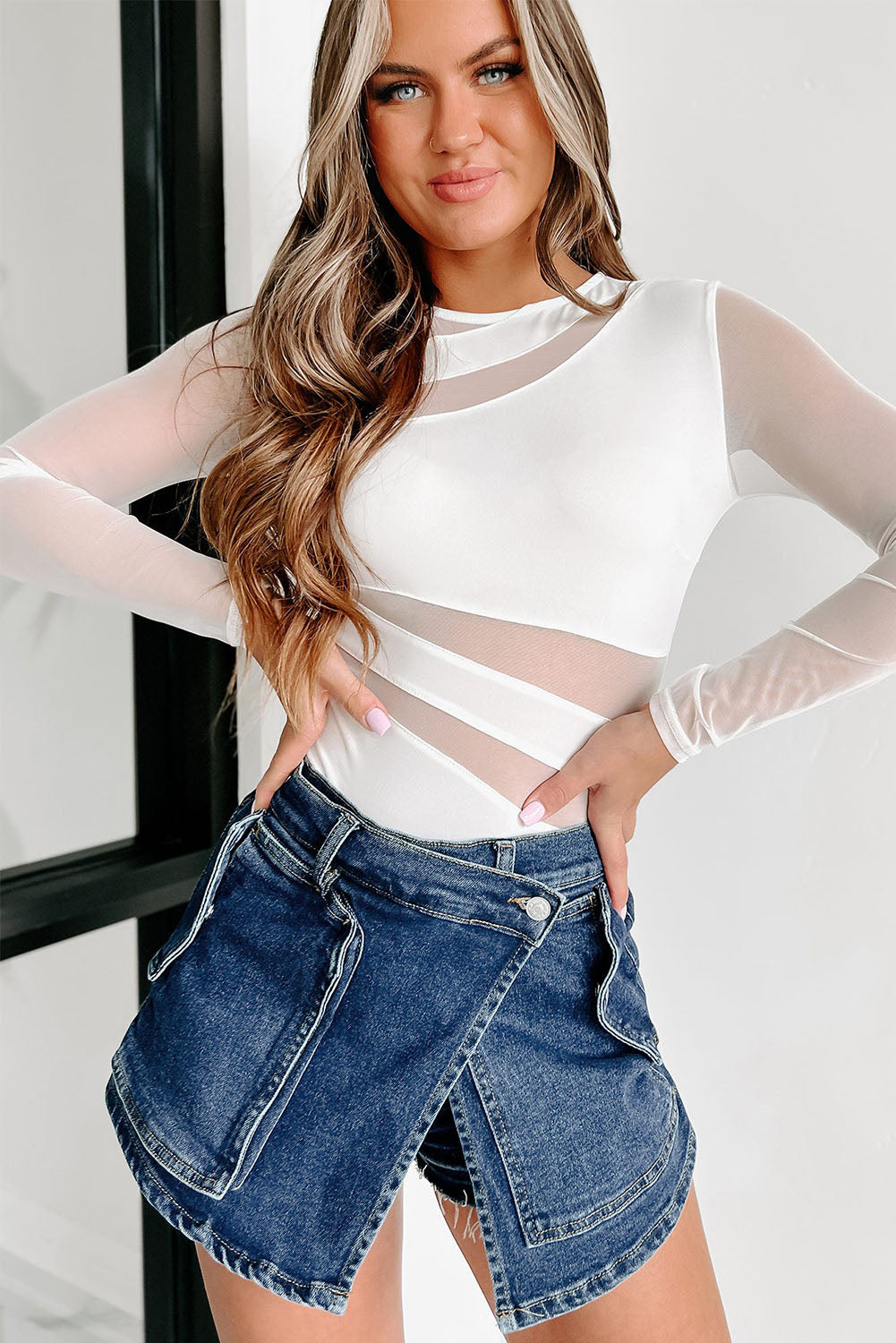 White Mesh Splicing Back Cutout Long Sleeve Bodysuit