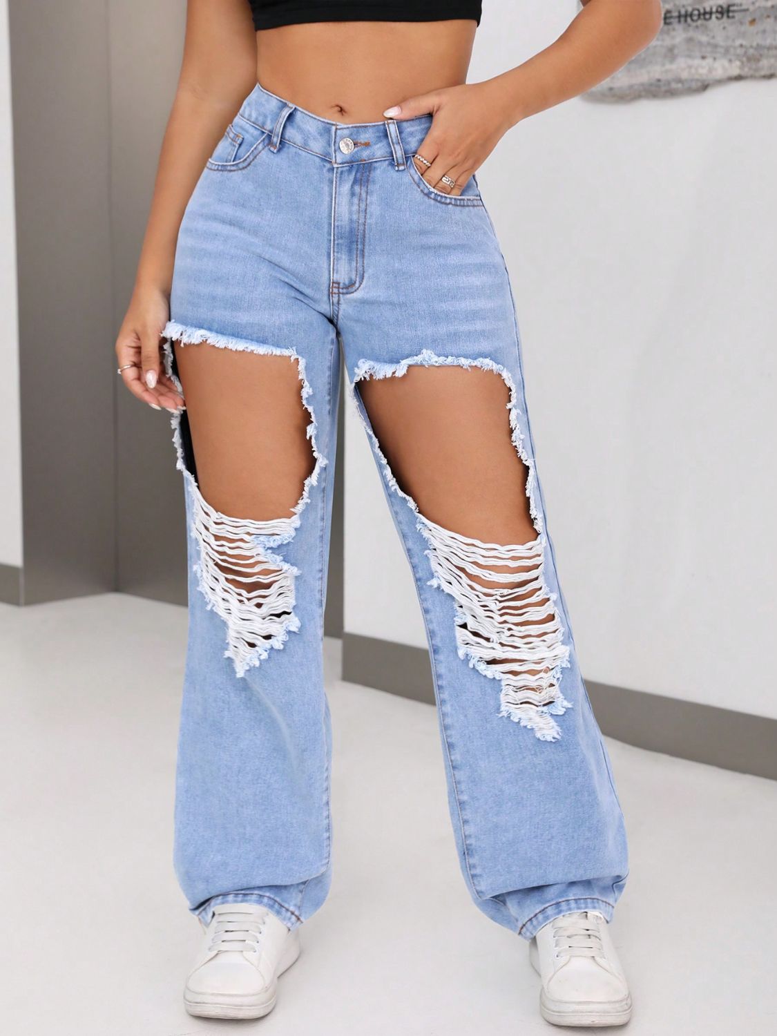 Distressed Jeans with Pockets