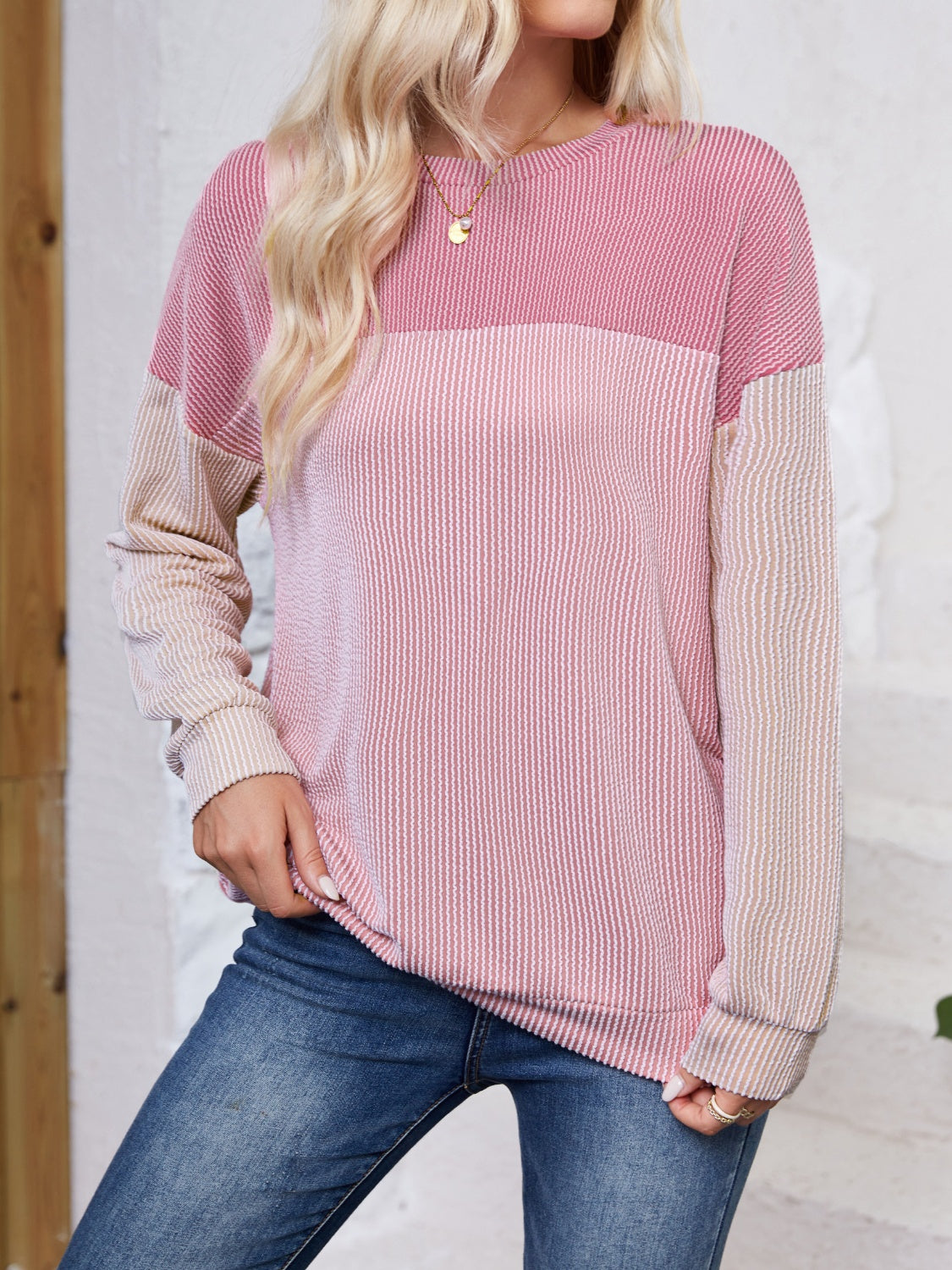 Lovelet Color Block Round Neck Long Sleeve Sweatshirt